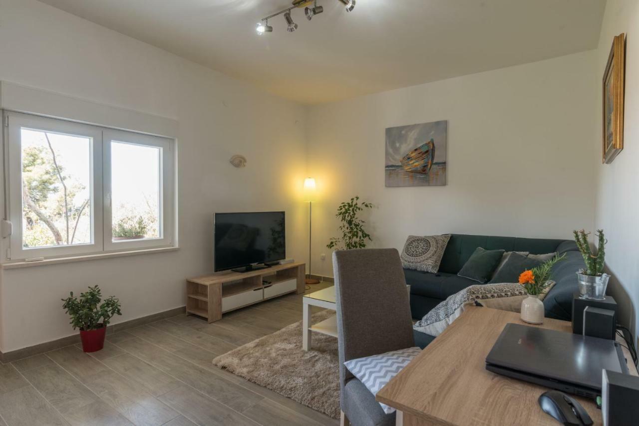 Apartment Okrug Gornji - Trogir With Sea View Eksteriør billede