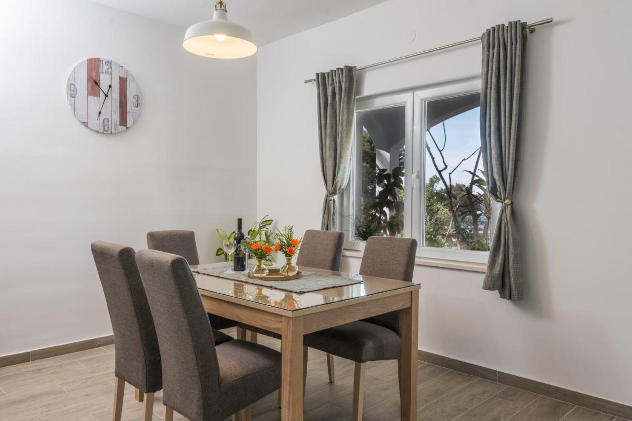 Apartment Okrug Gornji - Trogir With Sea View Eksteriør billede