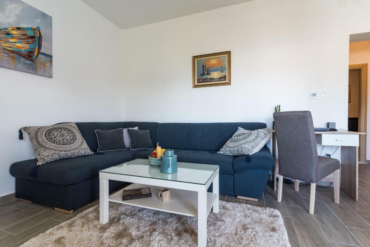 Apartment Okrug Gornji - Trogir With Sea View Eksteriør billede