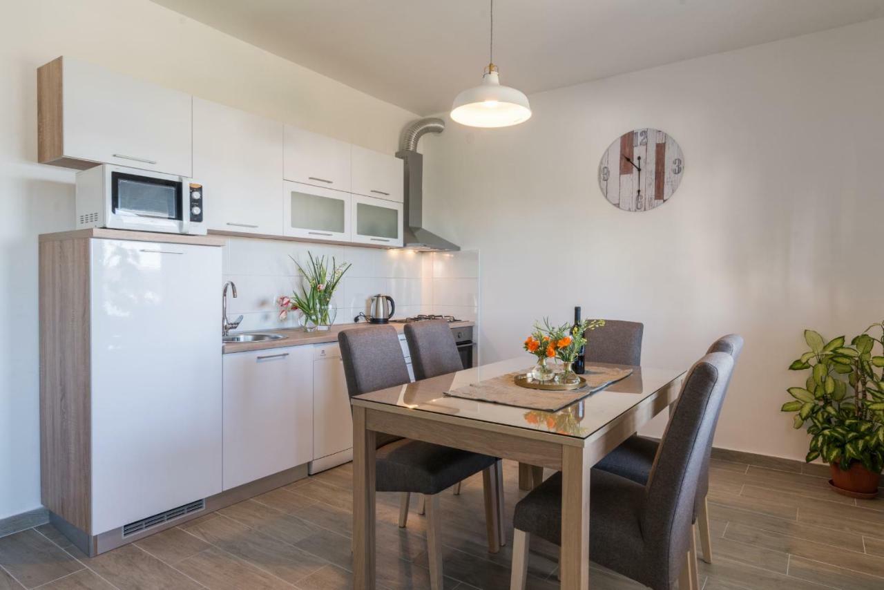 Apartment Okrug Gornji - Trogir With Sea View Eksteriør billede
