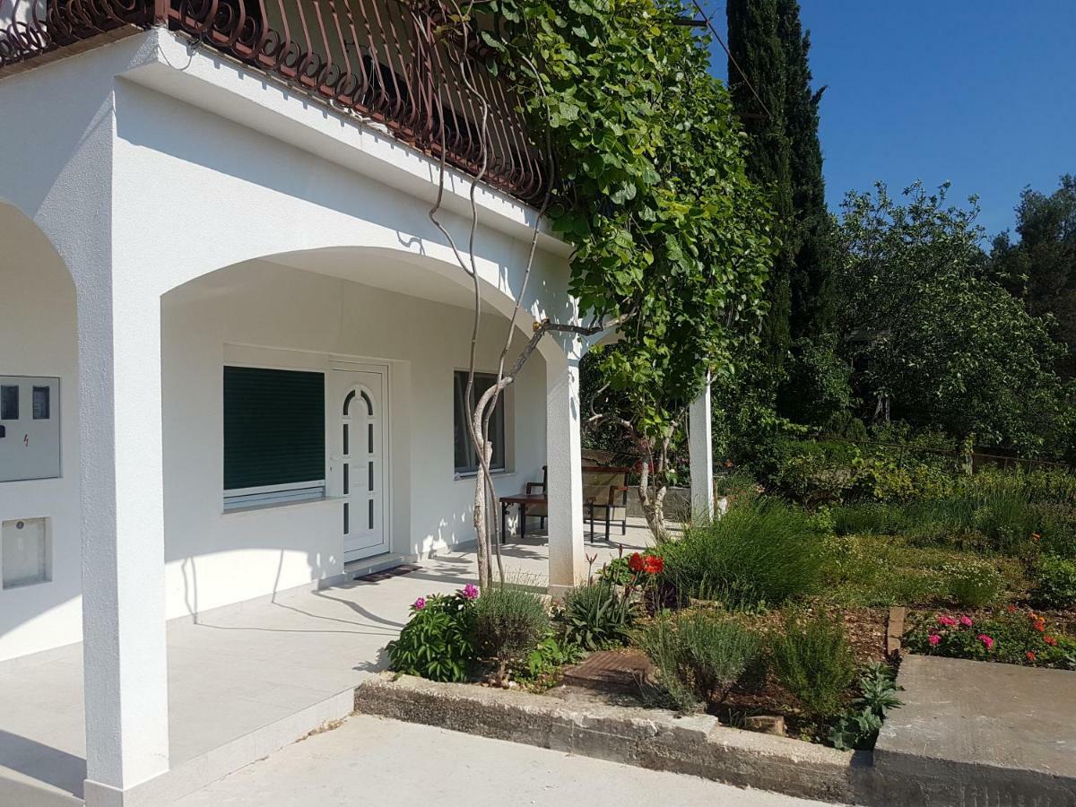 Apartment Okrug Gornji - Trogir With Sea View Eksteriør billede