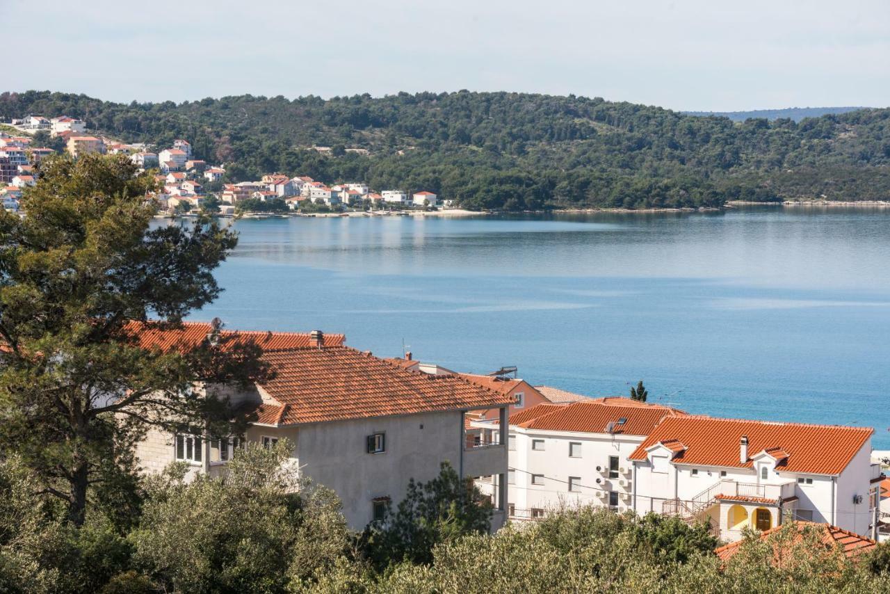 Apartment Okrug Gornji - Trogir With Sea View Eksteriør billede